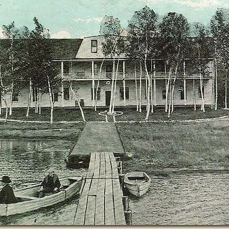 Historic Birch Lodge And Motel Trout Lake Esterno foto